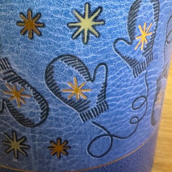 Bath & Body Works White Barn Midnight Snow Single Wick Candle, 7 oz. - Picture 11 of 16